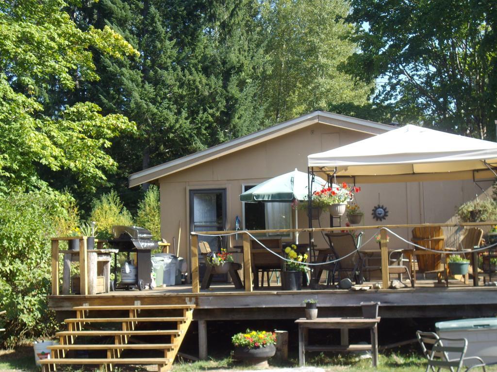 Lake Trail Guesthouse Cumberland Екстер'єр фото